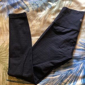 lululemon Wunder Under 25” size 2
